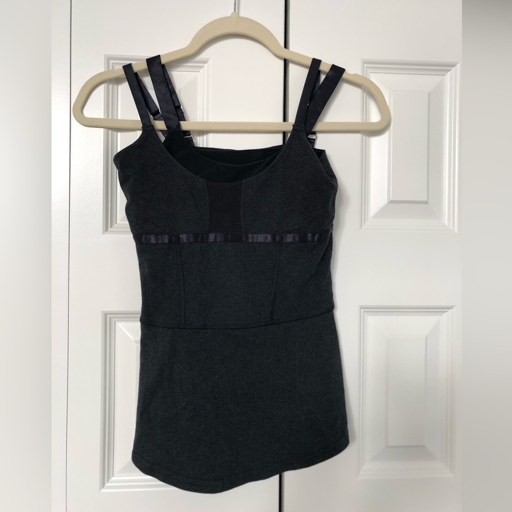 Lululemon - sports tank